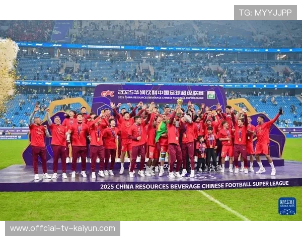 六万球迷盼对攻却遇保守，上海海港夺冠战术引发争议