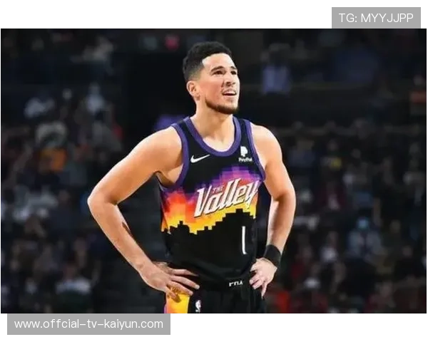 布克外线三分，太阳进攻端精准高效：空间与节奏编织的进攻胜览