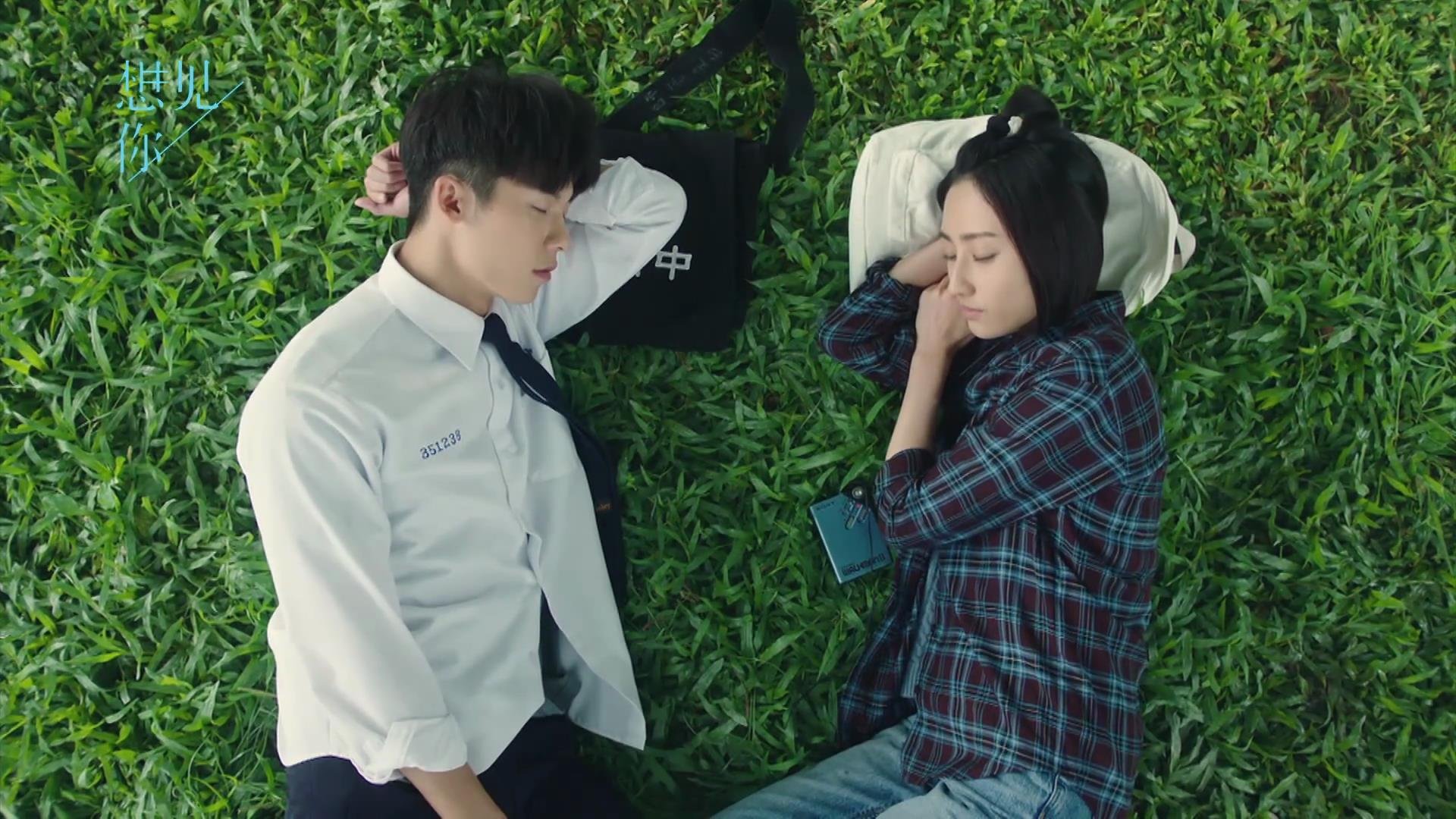 开云体育在线-切尔西球迷热情高涨，主场氛围火爆，切尔西官方球迷会