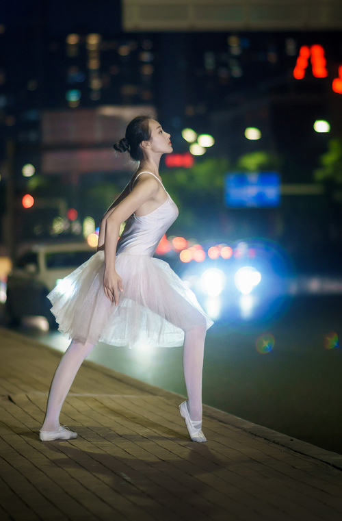 开云体育app入口-赫塔菲稳固中场屏障掌控比赛节奏,赫塔菲吧